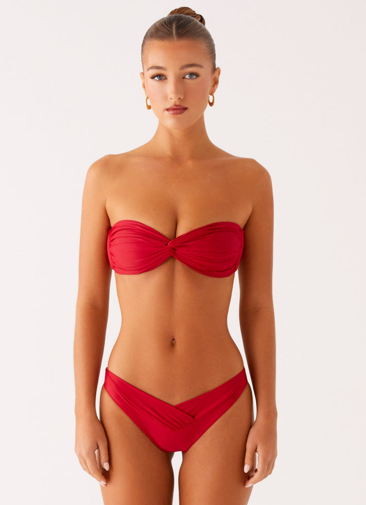 Koyu Kırmızı Yüksek Bel Delta Bikini Takımı