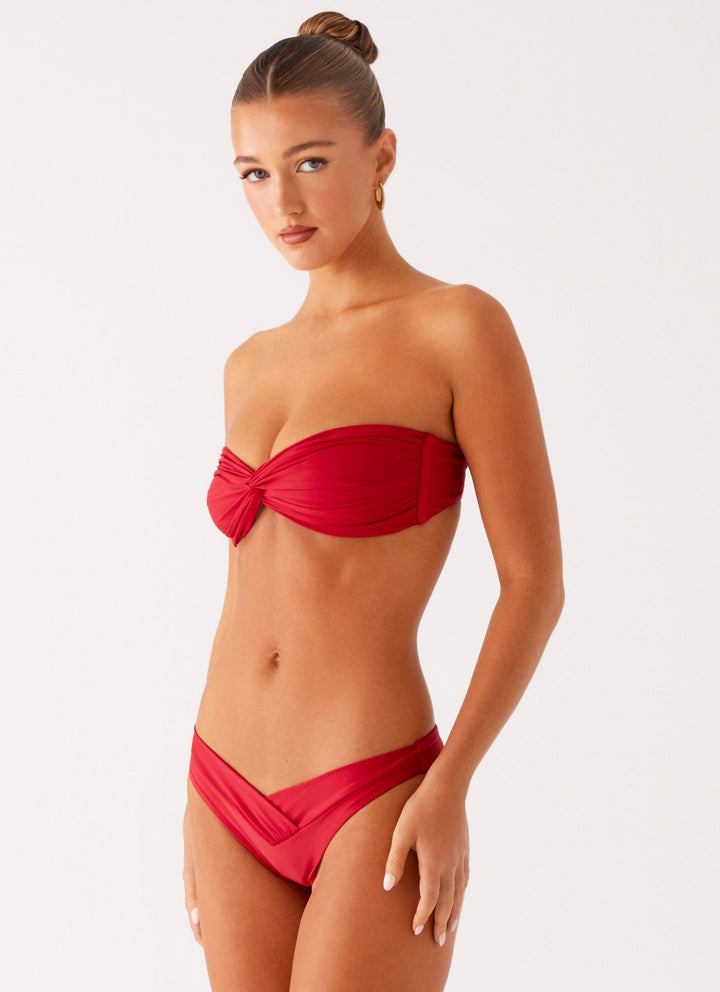 Koyu Kırmızı Yüksek Bel Delta Bikini Takımı