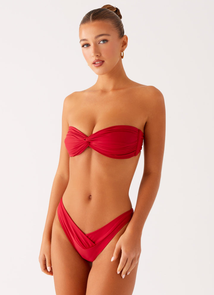 Koyu Kırmızı Yüksek Bel Delta Bikini Takımı