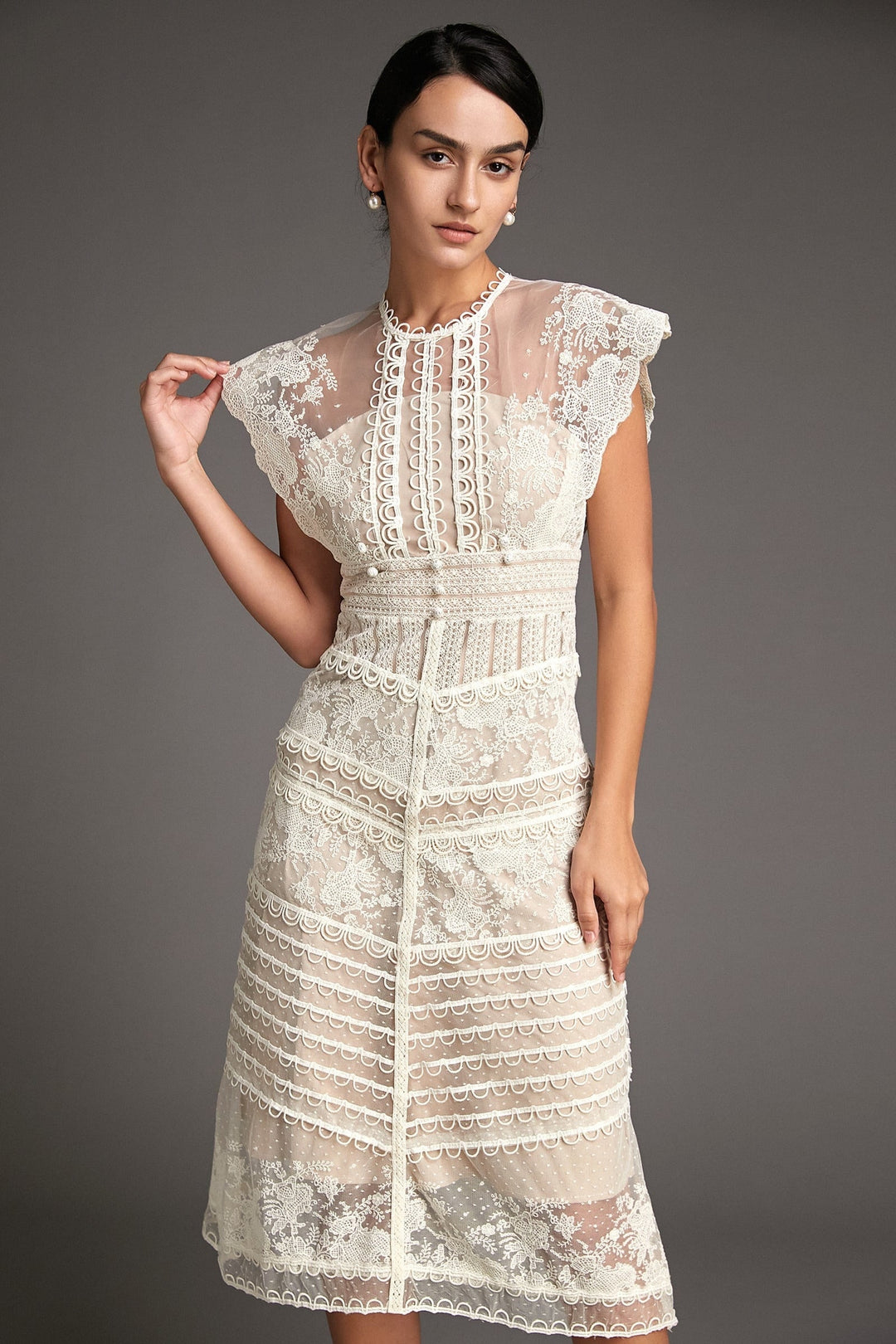 Çiçek Nakışlı Midi Elbise